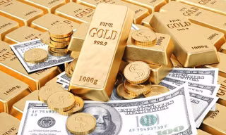 Giá vàng cao chót vót, USD lập kỷ lục mới