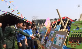 Hội trại "Xuân biên giới - Âm tình quân dân" hấp dẫn, thu hút với nhiều hoạt động đặc sắc.