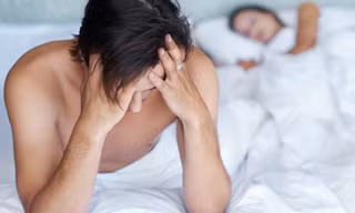 Căng thẳng, mệt mỏi, lo âu... là những nguyên nhân khiến nam giới bị rối loạn cương dương.