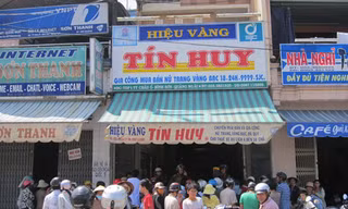 Chủ tiệm vàng bị thôi miên lấy mất gần 5 tỷ đồng