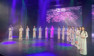15 thí sinh khoe sắc tại Chung kết Đại sứ Thiện chí Hoa Anh Đào 2019