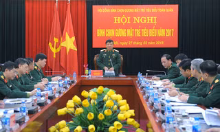 Trung tướng Lê Hiền Vân - Phó Chủ nhiệm Tổng Cục Chính trị QĐND Việt Nam, Chủ tịch Hội đồng Bình chọn Gương mặt trẻ tiêu biểu toàn quân chủ trì Hội nghị (ảnh: Xuân Tùng)