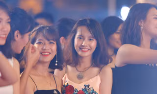 Nữ sinh Lương Thế Vinh xinh tươi trong lễ trưởng thành và tri ân