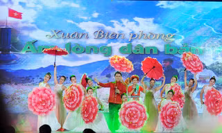 Xuân Biên phòng sưởi ấm biên cương