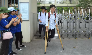 Kết thúc thi tổ hợp tự nhiên: Thí sinh cười tươi dù than đề khó