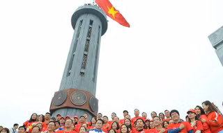 Hành trình Tôi yêu Tổ quốc lan tỏa tình yêu quê hương từ cột cờ Lũng Cú