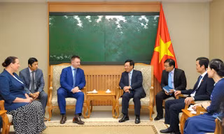 Phó Thủ tướng Phạm Bình Minh tiếp đoàn đại biểu cấp cao thanh niên Nga