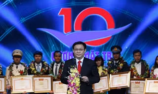 Ông Vương Đình Huệ, Ủy viên Bộ Chính trị, Trưởng ban Kinh tế T.Ư phát biểu tại buổi lễ