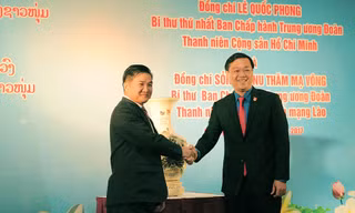 Bí thư thứ nhất T.Ư Đoàn TNCS Hồ Chí Minh Lê Quốc Phong và Bí thư T.Ư Đoàn TNNDCM Lào Sỏn-Thạ-Nu-Thăm-Mạ-Vông hội đàm sáng 6/9