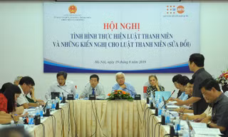Xây dựng Luật đảm bảo sự hỗ trợ thanh niên tiếp cận chính sách