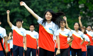 Nữ sinh Thuỷ lợi khoe sắc với vũ đạo flashmob