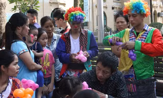 'Ngày Chủ nhật cho em' tặng nhiều suất quà tặng bệnh nhi 