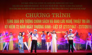 Đặc sắc chương trình tặng quà, giao lưu nghệ thuật tri ân thương binh, liệt sĩ