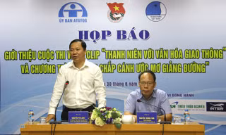 Bí thư T.Ư Đoàn, Chủ tịch T.Ư Hội LHTN Việt Nam Nguyễn Phi Long phát biểu