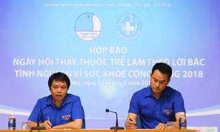 Anh Nguyễn Kim Quy, Phó Chủ tịch Hội Liên hiệp Thanh niên Việt Nam và anh Nguyễn Hữu Tú, Phó Chủ tịch thường trực kiêm Tổng thư ký Hội Thầy thuốc trẻ Việt Nam chủ trì chương trình