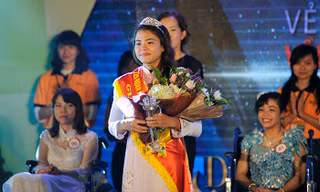Chân dung Hoa khôi Vẻ đẹp Vầng trăng khuyết 2015