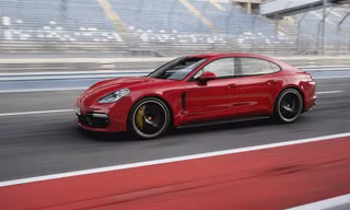 Porsche Panamera bị triệu hồi trên toàn cầu.