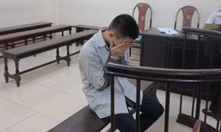 Cao Tiến Chung tại tòa.