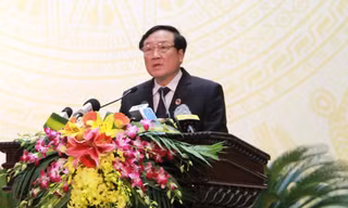 Chánh án Nguyễn Hòa Bình phát biểu tại hội nghị.