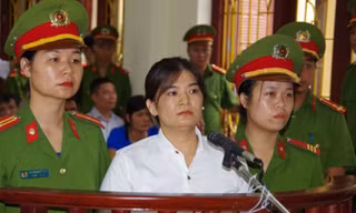 Bị cáo Trần Thị Nga trước tòa. Ảnh: Báo Nhân dân
