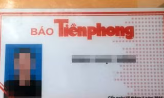 Chiếc thẻ giả được tài xế xuất trình ngày 5/11 tại Hà Nội.