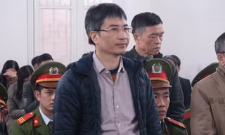 Giang Kim Đạt trước vành móng ngựa