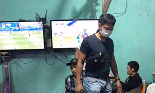 Tụ điểm đánh bạc quy mô lớn do Tiến tổ chức núp dưới hình thức quán cà phê phục vụ bóng đá.