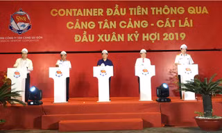 Lãnh đạo Bộ GTVT, UBND TPHCM cùng bấm nút xuất khẩu lô hàng đầu tiên năm Kỷ Hợi.