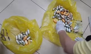 Gần 1,6kg cocain trong bụng người đàn ông.