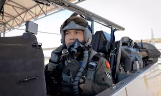 Thượng úy Toại trên máy bay huấn luyện T-6 Texan II. Ảnh: USAF