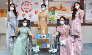 Chủ nhật Đỏ tặng quà, trao hy vọng đến người bệnh