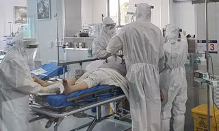 Hà Nội tập trung điều trị cho bệnh nhân nặng. Ảnh: minh họa 