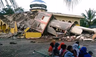 Cảnh tan hoang tại Aceh, Indonesia sau trận động đất kinh hoàng