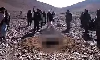 Một cảnh ném đá của Al Qaeda
