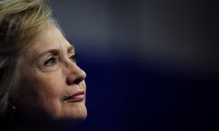 Bà Hillary Clinton đang dẫn trước ông Donald Trump 6% trong thăm dò gần đây nhất.
