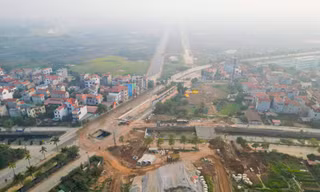 Mặt bằng xây dựng đường Vành đai 4 tiếp tục lỡ hẹn bàn giao