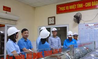  Khó có tiếng nói độc lập, quyết liệt khi người sử dụng lao động trả lương cán bộ công đoàn