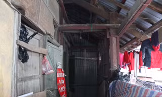 Cuộc sống trong những căn tập thể gỗ 70 tuổi 'chờ sập' ở Hà Nội