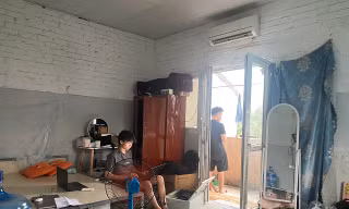 Hà Nội: Biệt thự tiền tỷ bỏ hoang 'biến thành' nhà trọ giá rẻ