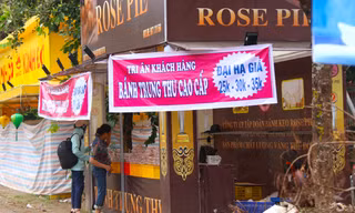 Hà Nội: Bánh trung thu đại hạ giá vẫn ế 