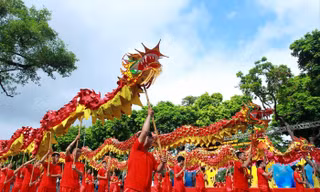  Lễ hội đường phố lớn ở Bờ Hồ kỷ niệm 10 năm Hà Nội mở rộng địa giới hành chính. Ảnh: PHẠM HÙNG
