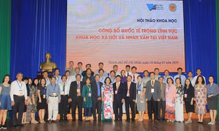 Các đại biểu tham dự Hội thảo khoa học “Công bố quốc tế trong lĩnh vực Khoa học xã hội và nhân văn tại Việt Nam”. Ảnh: NGÔ TÙNG ​