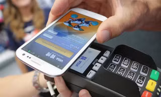Khi Mobile Money được triển khai, cơ quan quản lý cần bảo đảm an toàn hệ thống, bảo mật thông tin khách hàng và rất nhiều vấn đề khác (Ảnh minh hoạ) ​