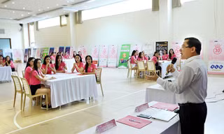Nhà báo Lê Xuân Sơn nói về những câu hỏi "bẫy" khiến những thí sinh chưa có kinh nghiệm dễ bị lúng túng. Ảnh: Mạnh Thắng ​