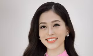 Á hậu 1 Bùi Phương Nga luôn tươi tắn, gây thiện cảm cho người đối diện. Ảnh: MẠNH THẮNG