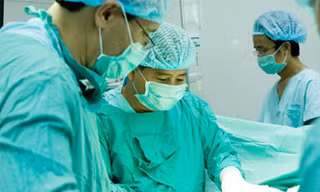 Ngành thẩm mỹ 'bẩn' do quảng cáo lố