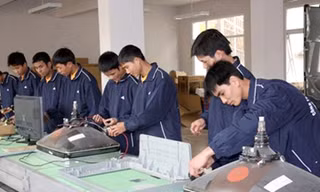 Phân luồng sau THCS: Hướng đi mới hay lối rẽ cụt của học sinh?