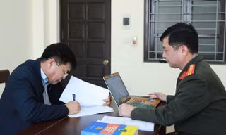 Ông Trần Quốc Dũng tại cơ quan Công an