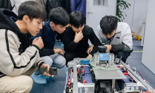 Loạt đại học yêu cầu 8 điểm Toán cho ngành bán dẫn: Học phí thế nào?