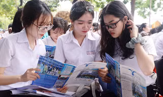 Học phí, điểm chuẩn 3 năm qua của Trường Đại học Khoa học Tự nhiên 